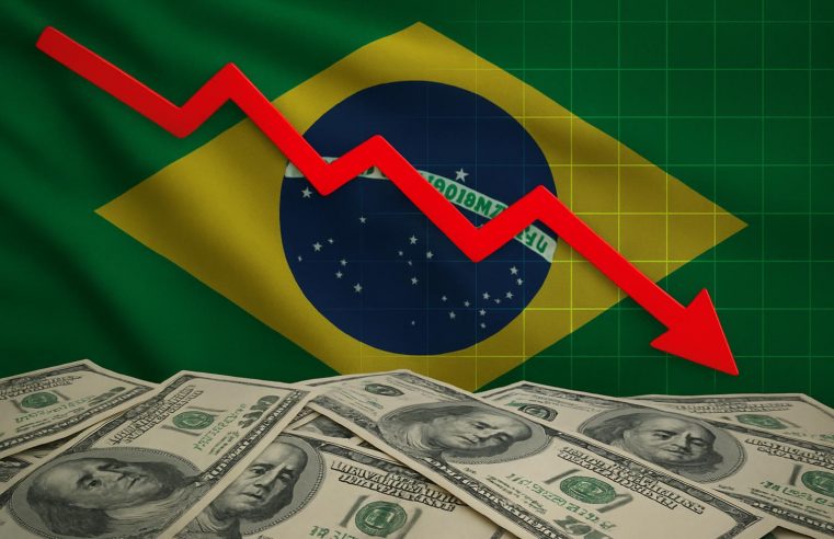Dólar hoje recua com Fed em foco, Selic estável e tensão política