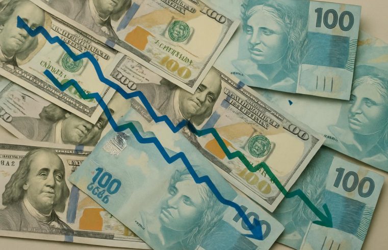 Dólar recua com incertezas sobre corte de juros no Brasil
