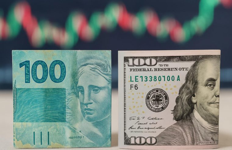 Dólar Sobe, Mas Semana Ainda Deverá Fechar em Baixa
